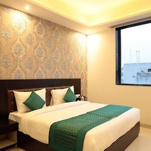 Oyo 23368 Boutique Hotel Paragon
